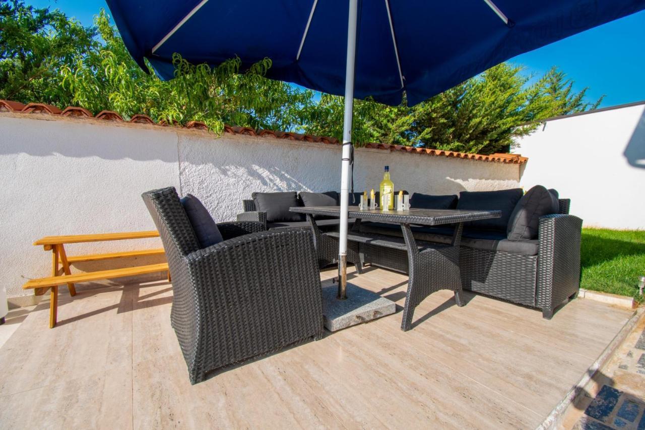 Apartments With Pool In Pula,Croatia エクステリア 写真