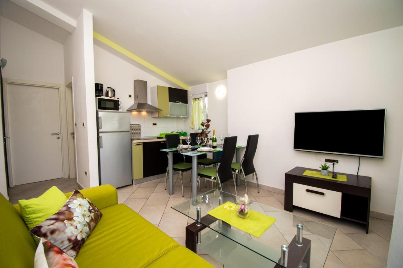 Apartments With Pool In Pula,Croatia エクステリア 写真